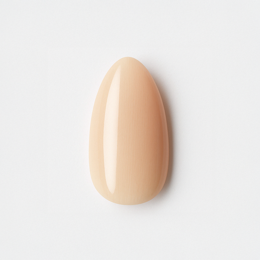 Beige nude – Mjuk och naturlig beige nyans / polygel – Högpigmenterat UV/LED-material för salonger – Nagelfärgvisning (nail swatch)