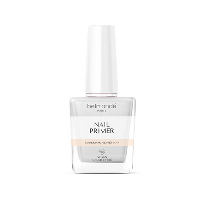 Belmondé Paris – Nail Primer – Flaska med Belmondé Paris Nail Primer, en primer som effektivt förbereder naglarna, avlägsnar oljor och skapar optimal vidhäftning för gelé- och akrylprodukter. Vegan och cruelty-free, perfekt för både naturliga och konstgjorda naglar.