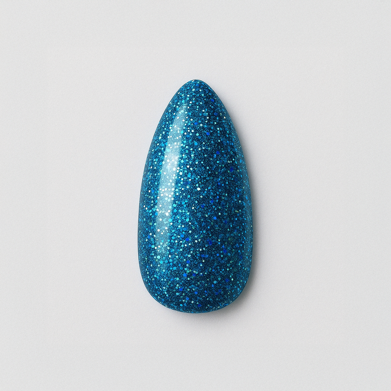 Djupblå – Glittrande djupblå nyans med marina undertoner / polygel – Högpigmenterat UV/LED-material för salonger – Nagelfärgvisning (nail swatch)