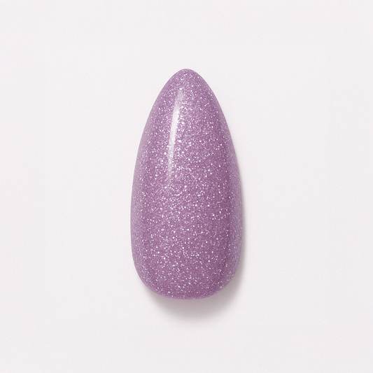 Lavendellila – Glittrande lavendellila nyans med fint silverskimmer / polygel – Högpigmenterat UV/LED-material för salonger – Nagelfärgvisning (nail swatch)