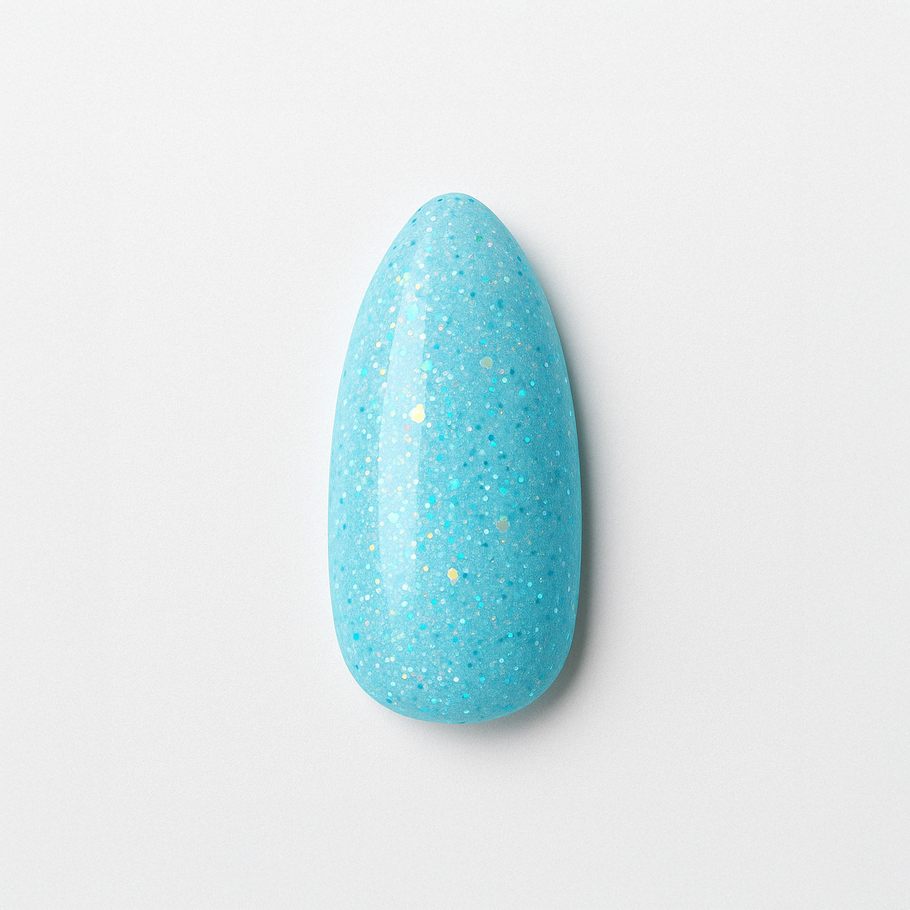Ljusblå – Glittrande ljusblå nyans med finstämda glitterreflexer / polygel – Högpigmenterat UV/LED-material för salonger – Nagelfärgvisning (nail swatch)