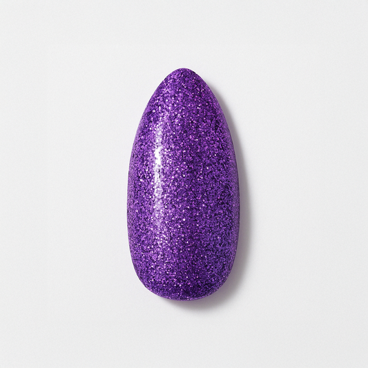 Lila – Intensiv glittrande lila nyans med djup och lyster / polygel – Högpigmenterat UV/LED-material för salonger – Nagelfärgvisning (nail swatch)