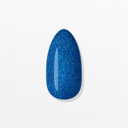 Koboltblå – Intensiv koboltblå nyans fylld med gnistrande glitter / polygel – Högpigmenterat UV/LED-material för salonger – Nagelfärgvisning (nail swatch)