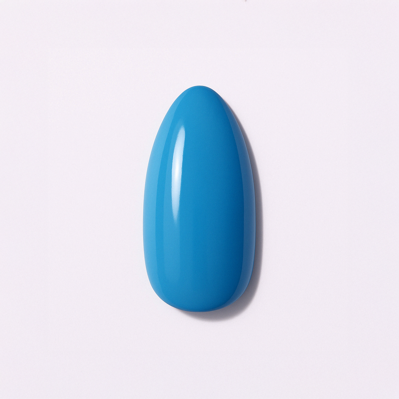 Himmelsblå – Klar himmelsblå nyans med slät, glansig finish / polygel – Högpigmenterat UV/LED-material för salonger – Nagelfärgvisning (nail swatch)