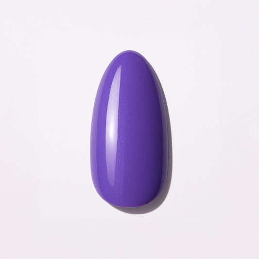 Lila – Klar och livfull lila nyans med subtil glans / polygel – Högpigmenterat UV/LED-material för salonger – Nagelfärgvisning (nail swatch)