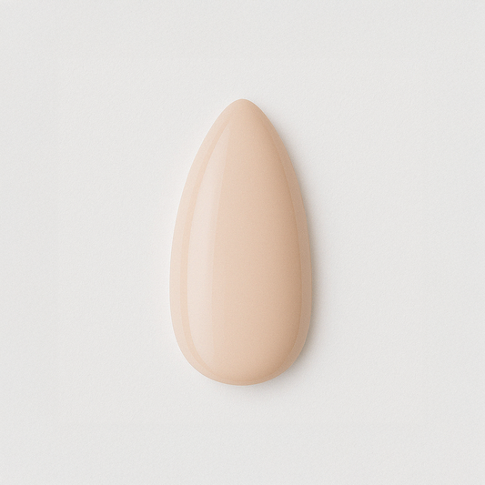 Beige-aprikos – Ljus beige-aprikosnyans med mjuk, varm underton / polygel – Högpigmenterat UV/LED-material för salonger – Nagelfärgvisning (nail swatch)