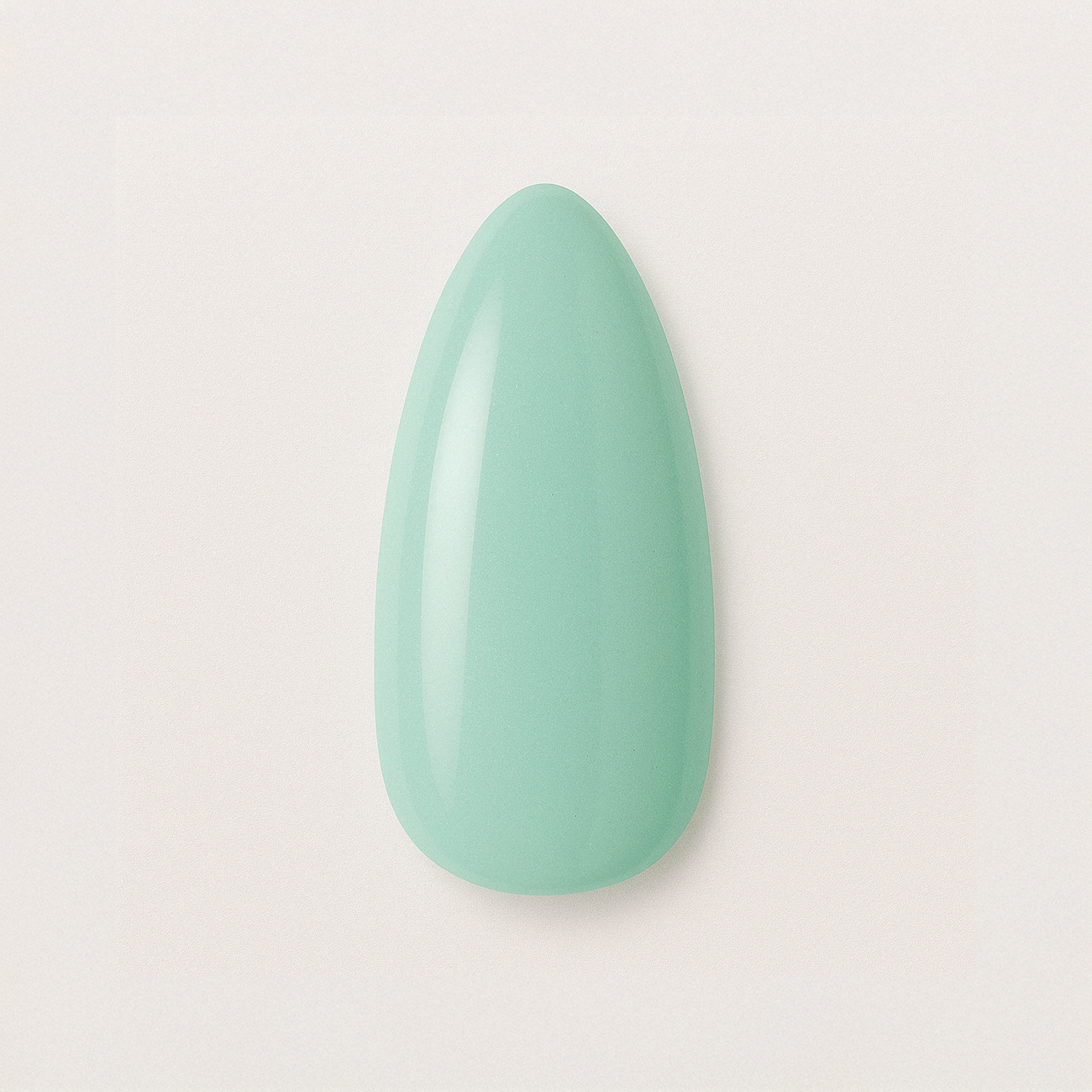 Mintgrön – Mjuk mintgrön nyans som ger en fräsch och lugnande känsla / polygel – Högpigmenterat UV/LED-material för salonger – Nagelfärgvisning (nail swatch)