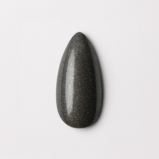 Mörk kolgrå – Skimrande kolgrå nyans med subtilt blått glitter / polygel – Högpigmenterat UV/LED-material för salonger – Nagelfärgvisning (nail swatch)