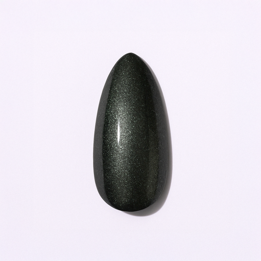 Mörk skogsgrön – Djup skogsgrön nyans med metalliskt skimmer / polygel – Högpigmenterat UV/LED-material för salonger – Nagelfärgvisning (nail swatch)