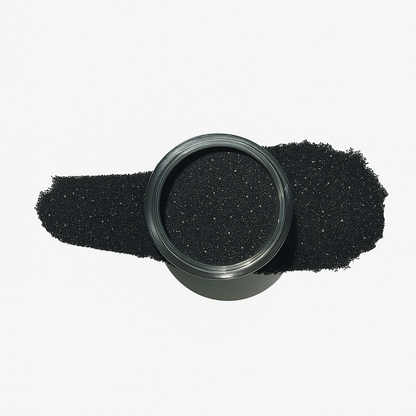 Mörkblå – Förvandla dina naglar till en stjärnklar natthimmel med Nightfall, en mörkblå nyans som glittrar av silver / dipping-pulver-powder-akryl-pulver – Högpigmenterat material för salonger – Nagelfärgvisning (nail swatch)
