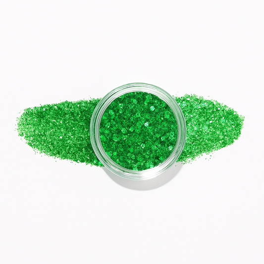 Smaragdgrön – Pine – Ett djupt smaragdgrönt glitterdippulver som fångar ljuset och ger en touch av lyx året runt / dipping-pulver-powder-akryl-pulver – Högpigmenterat material för salonger – Nagelfärgvisning (nail swatch)