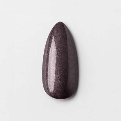 Plommonbrun – Djupt plommonbrun nyans med subtilt skimmer / polygel – Högpigmenterat UV/LED-material för salonger – Nagelfärgvisning (nail swatch)