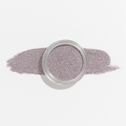 Silvrig – Prism – Ett silvrigt dippulver som fångar ljuset och reflekterar det i regnbågens alla färger, perfekt för accentnaglar eller för att tillföra glamour till manikyren / dipping-pulver-powder-akryl-pulver – Högpigmenterat material för salonger – Nagelfärgvisning (nail swatch)